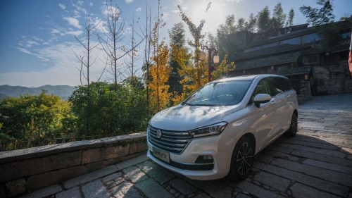 预算有限如何选购家用MPV？选低配合资车不如顶配汉腾V7