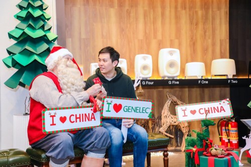 联合国官方认证圣诞老人到访真力GENELEC国贸体验店