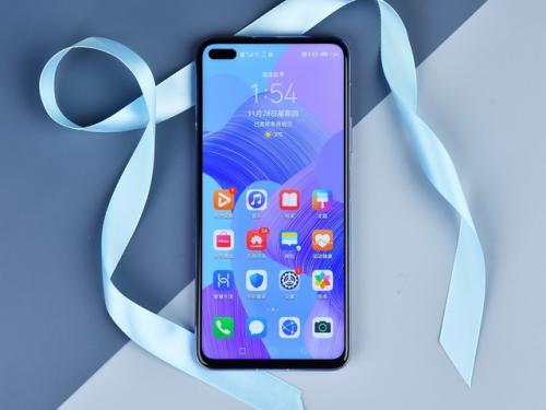 EMUI10赋能nova 6“畅连”体验，手机与音箱/大屏等终端互为外设