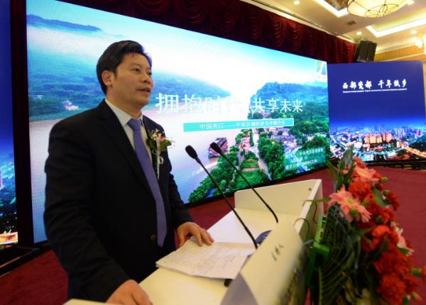 借力“丝绸之路经济带” 中国夹江品牌扩大中亚“朋友圈”
