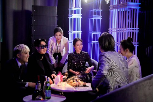 格乐利雅海岛之夜宋智孝和HAHA真的很养眼，今晚北京格乐利雅海岛之夜星光熠熠