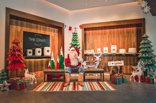 联合国官方认证圣诞老人到访真力GENELEC国贸体验店