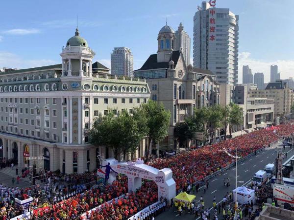 奔跑中国：用镜头将马拉松带向全中国