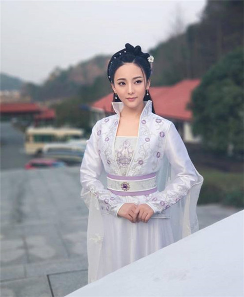 御林九处央六首播新人演员王思婕精彩表现吸人眼球