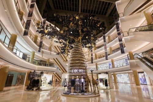 至臻荟萃，上海恒隆广场谱写奢华圣诞“星愿”