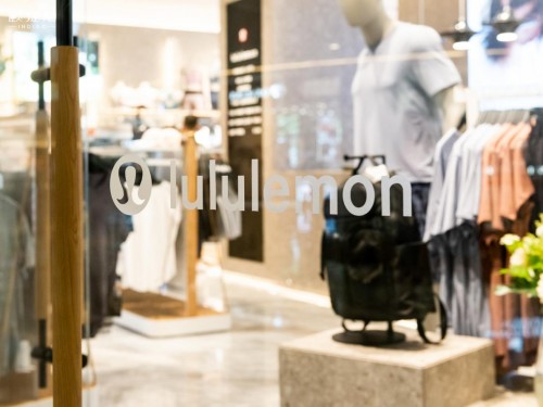 人气旺铺入驻颐堤港，携手Molly福满禄盈好彩庆颐年