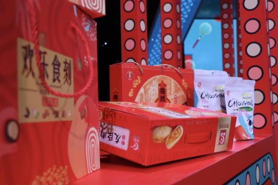 《爱5》李佳航依旧被调侃，李金铭必买零食吃瓜