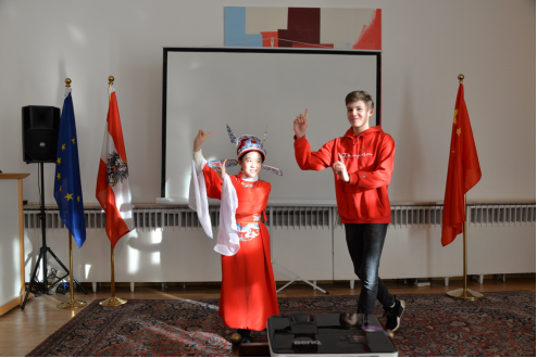 精锐学员采访奥地利驻华大使馆 自信展现中华少年新风采！