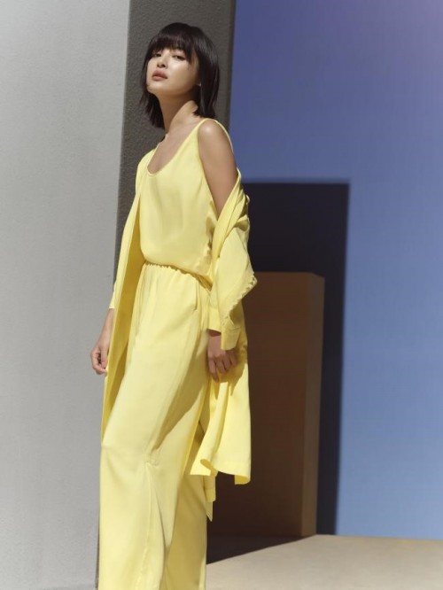 辛芷蕾代言内衣品牌，她的样子够性感吗？