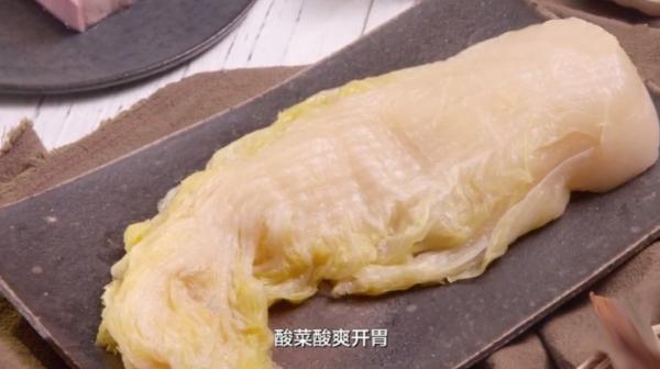 永不割舍的情怀！一口酸菜，温暖了东北人的整个冬天(和润酸奶美食资料)