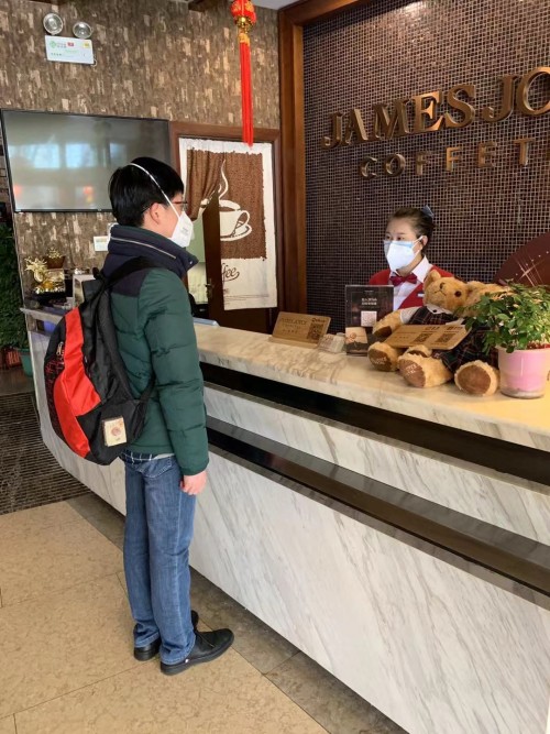 一起战“疫”丨喆啡酒店投资人王伟标：我是40年的老党员，应当冲在前面