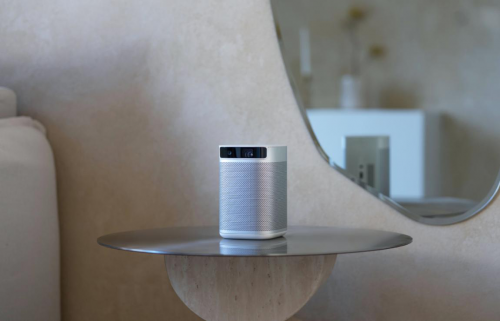 强大的产品力▲强大的产品力和优秀的美学设计 两条腿走路让极米再次登顶