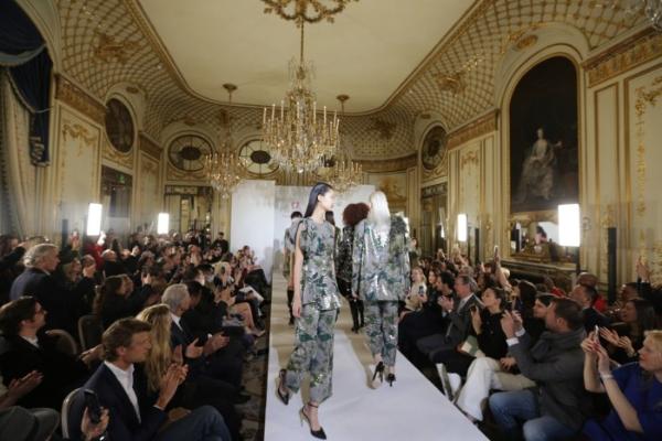 Charles Jourdan查尔斯·约旦联名TAORAY WANG，开启时尚能量新纪元