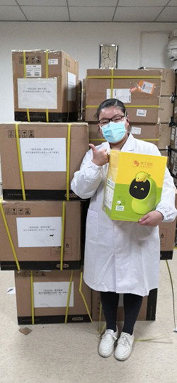 儒博科技向武汉市第一医院捐赠布丁豆豆智能机器人