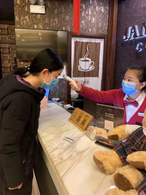一起战“疫”丨喆啡酒店投资人王伟标：我是40年的老党员，应当冲在前面