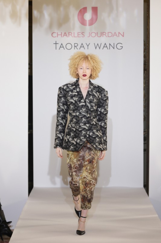 Charles Jourdan查尔斯·约旦联名TAORAY WANG，开启时尚能量新纪元