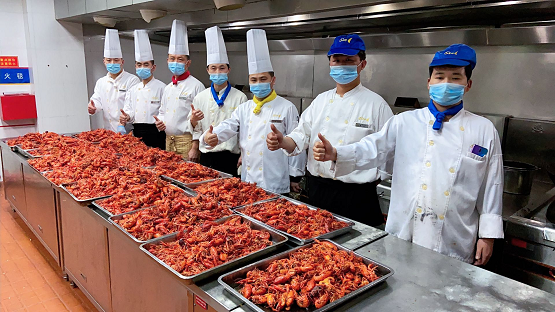 206位 归来无恙！206位最美逆行者和远洲酒店相逢的14天