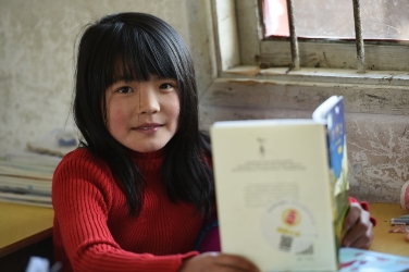 累计捐赠25万余本图书，世界读书日“小积分 微慈善”为贫困儿童带来温暖