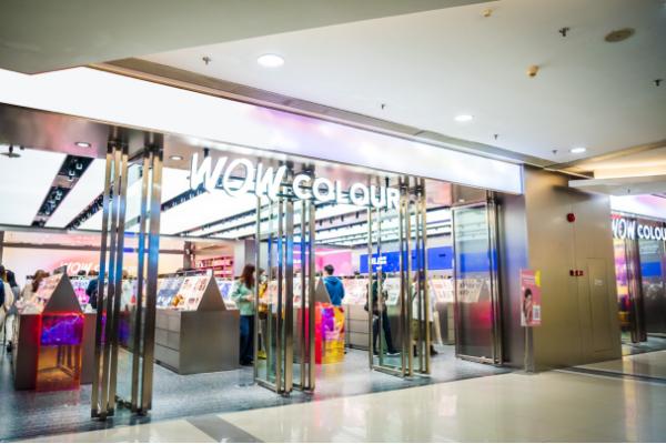 国潮新宠超大彩妆集合店WOW COLOUR逆势起飞 千店布局开启彩妆零售新时代