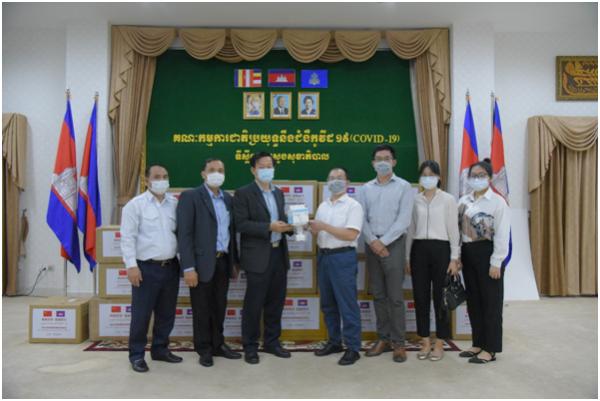 上置集团向柬埔寨捐赠一批防疫物资