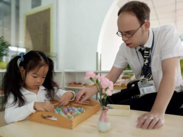 我的孩子在宁波赫德丨我总觉得，她在幼儿园的每一天都是闪闪发光的