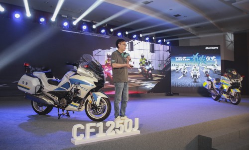 国产首款公升级警用摩托全球首发，春风动力再树行业新里程