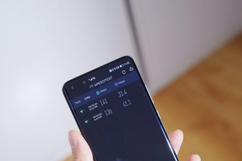 华为路由AX3 Pro上手体验：小白也能设置，轻轻一碰即联网