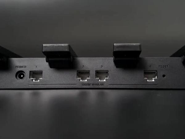 华为AX3成为WiFi6路由低价普及先行者，千兆外网评测结果让人震惊