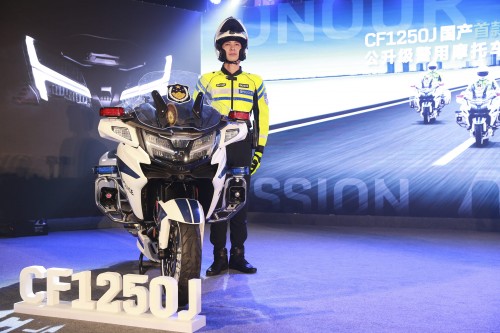 国产首款公升级警用摩托全球首发，春风动力再树行业新里程