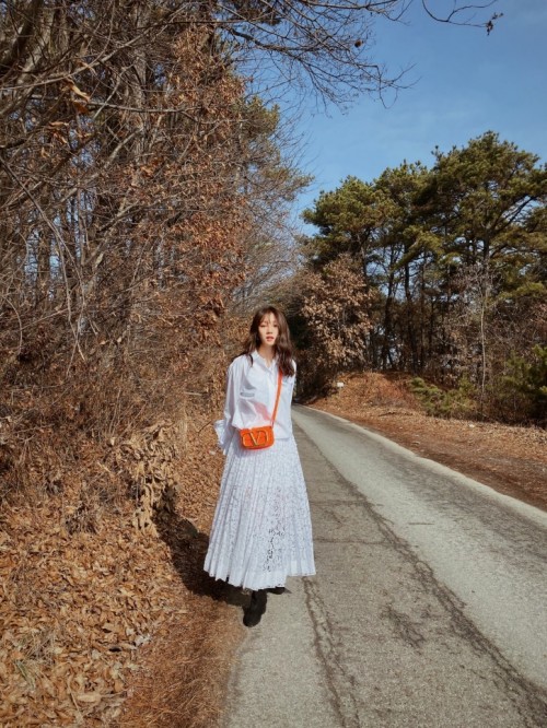 刘雯李佳琦超爱它！IT girl今年春夏的新宠奢侈品包包大V包美炸了！