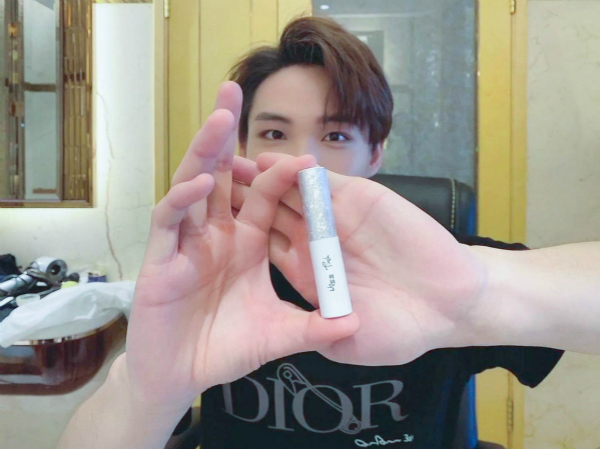 实力vocal李鑫一推荐的“鱼小姐”口红，到底是什么来头？