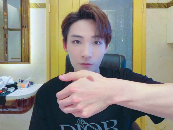 实力vocal李鑫一推荐的“鱼小姐”口红，到底是什么来头？