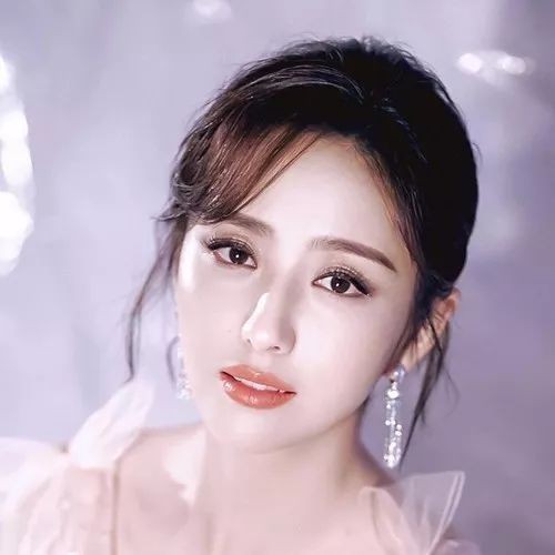 韩束携手佟丽娅，共同探索让美成真的奥秘