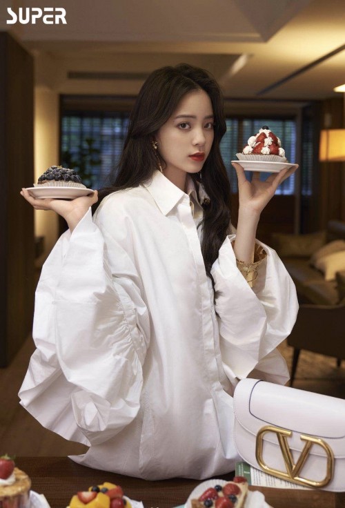 刘雯李佳琦超爱它！IT girl今年春夏的新宠奢侈品包包大V包美炸了！