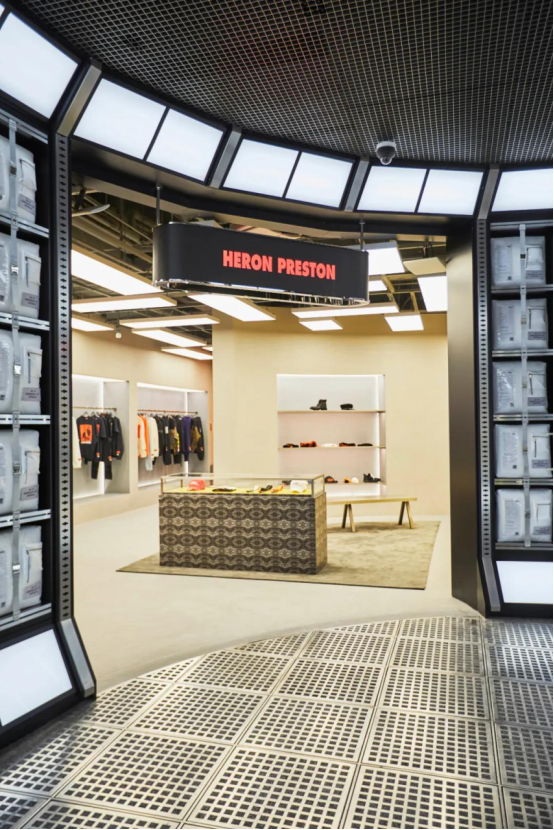 没逛过这家最新最潮高端商场的你，凭什么自称是潮流玩家？