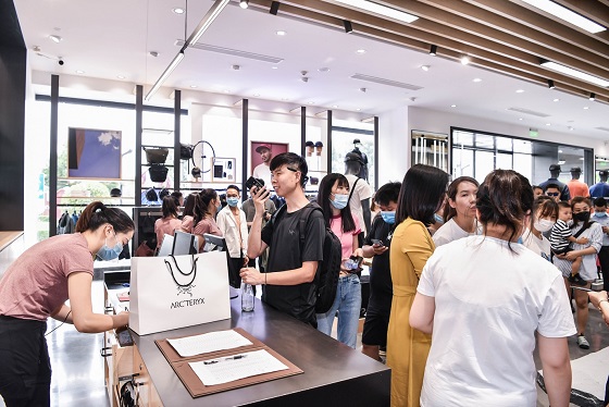 科技与颜值并存，这才是ARC’TERYX始祖鸟正确打开方式