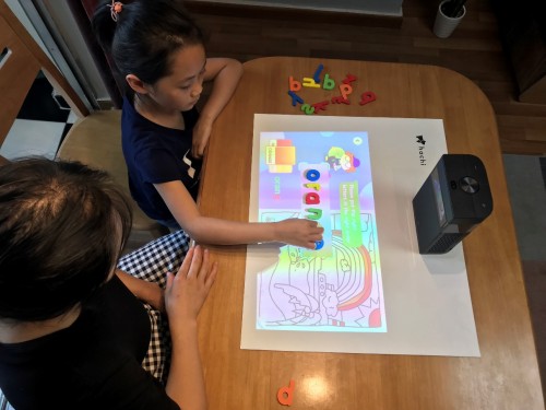 hachi哈奇光屏M1上市 全方位提升AI应用体验