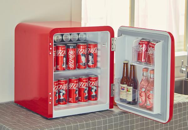 HCKx可口可乐联名新作！可乐女孩复古小冰箱即将上市！