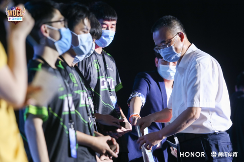 2020WUCL南部大区赛深圳打响，合力政府打造校园电竞赛事标杆