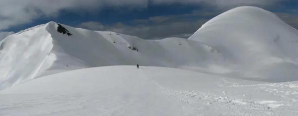 华耐登山队再出发！|新队员挑战人生中的第一座6000米以上雪山