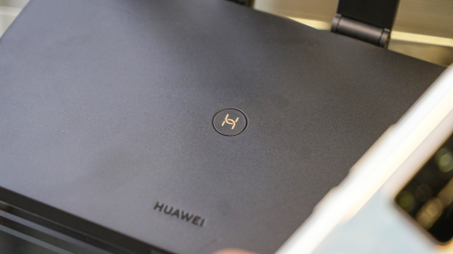 华为路由AX3 Pro信号能穿几面墙？小编实测给你看