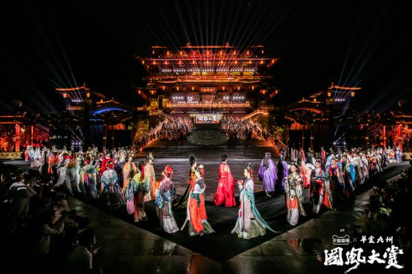大唐芙蓉园也出汉服？无所不"潮"的天猫国潮再造大事件
