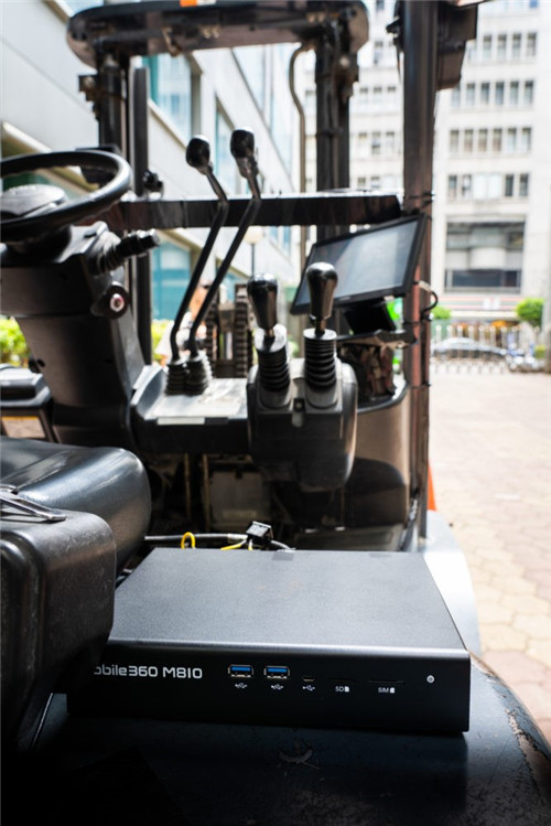 威盛Mobile360 AI叉车安全套件亮相，并进行现场演示