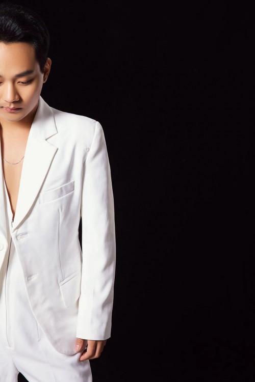 张家荣：作为张国荣模仿者，其实像不像其实并不重要