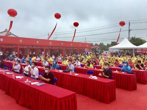 神惊小龙虾人气飙升，711潜江龙虾狂欢节隆重举行