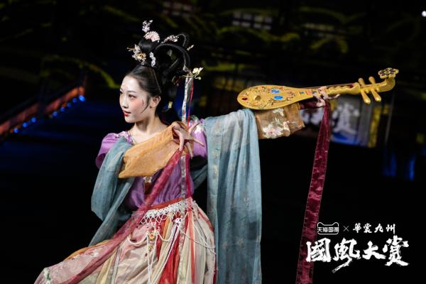 大唐芙蓉园也出汉服？无所不"潮"的天猫国潮再造大事件
