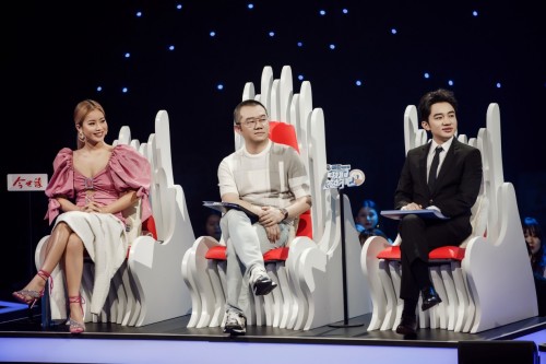 李响直播间秒变“云酒馆”，2000份国缘V9礼盒瞬间秒光