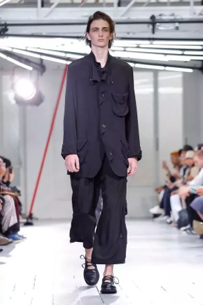 山本耀司，全世界最会设计黑色服装的酷老头