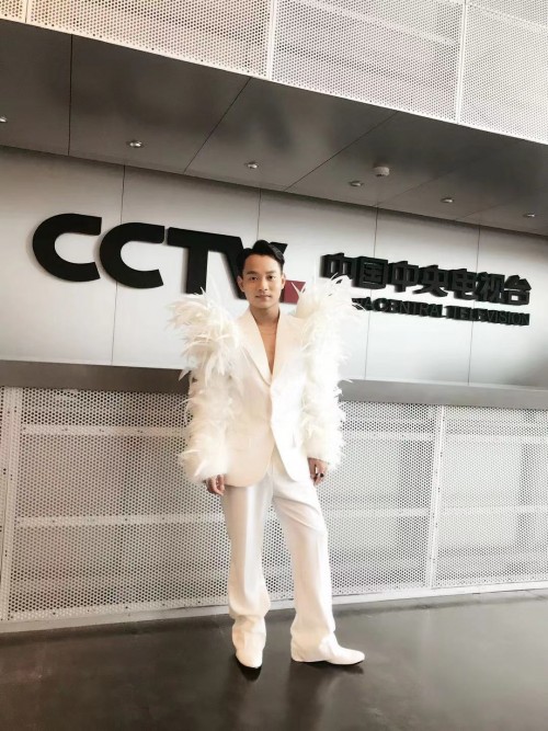 张家荣：作为张国荣模仿者，其实像不像其实并不重要