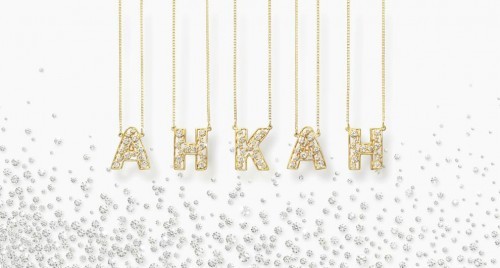 代购圈|风靡代购圈的“小红心项链”来京东了！AHKAH京东旗舰店盛大开幕